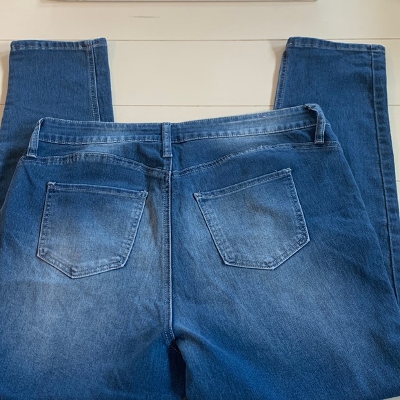 Hydraulic Straight legged Jeans - Picture 2 of 7